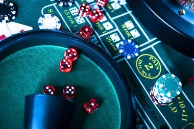 Fa Cai Shen Deluxe reel display showing prosperity symbols and payout table